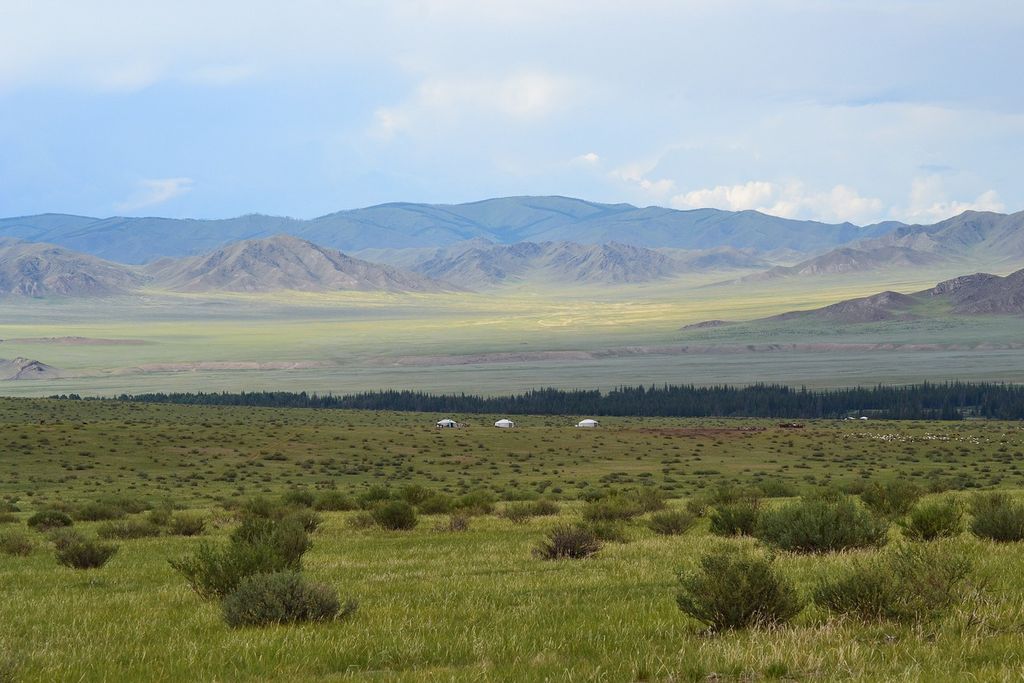 Steppe in Mongolei mit Jurtencamp (Jack M.)