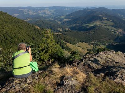 Frau fotografiert im Schwarzwald