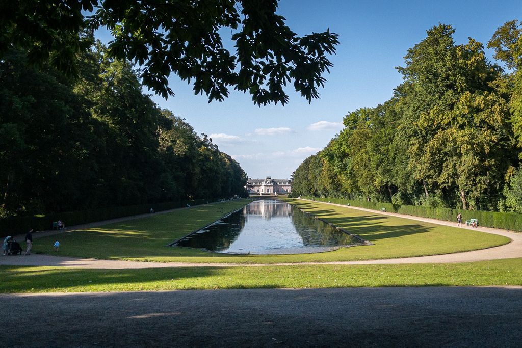 Düsseldorf (S. Schröder-Esch)